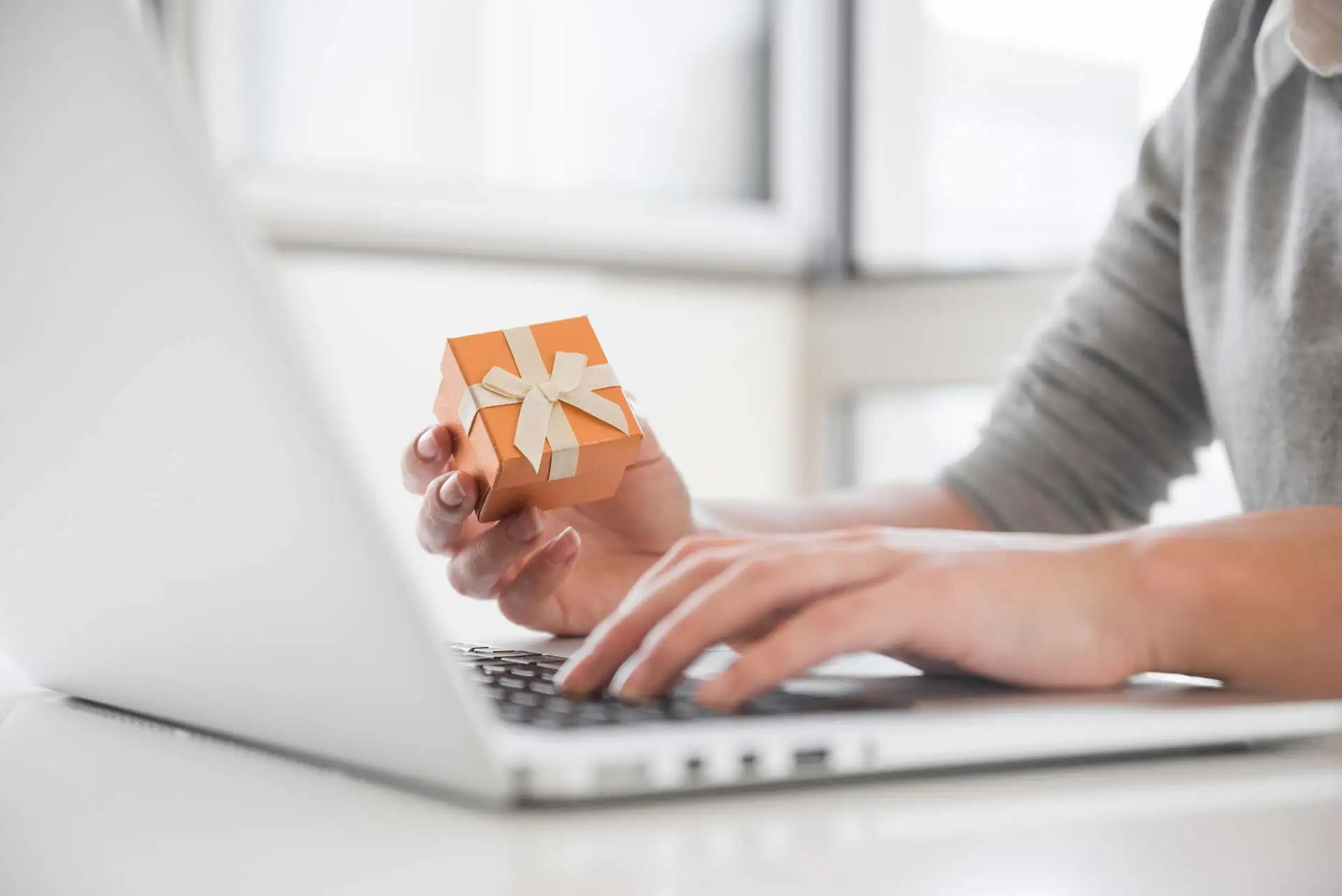 How to Structure Staff Bonuses Without Breaking the Bank